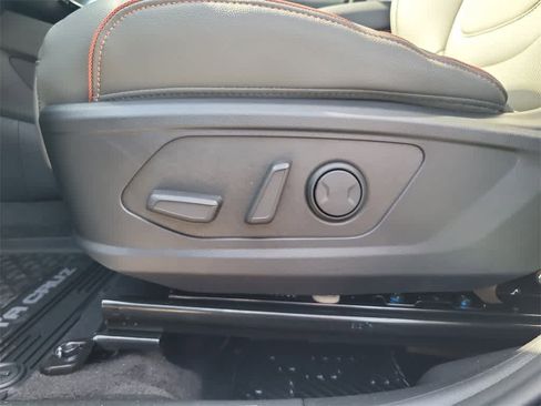 New 2025 Hyundai Santa Cruz Limited image 18