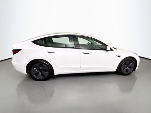 Used 2021 Tesla Model 3 Standard Range Plus image 11