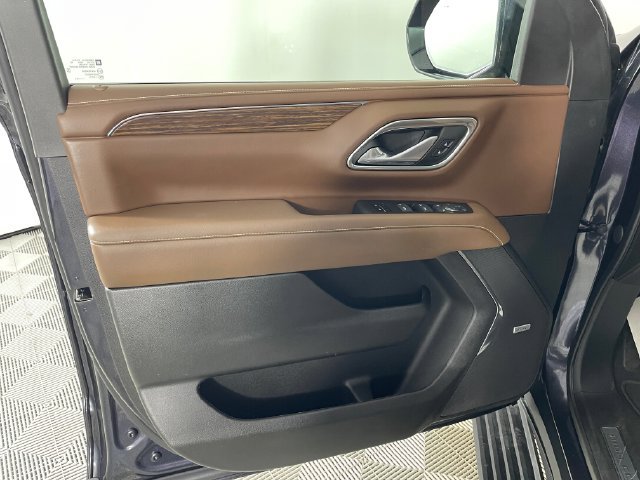 Used 2023 Chevrolet Tahoe High Country AWD/4WD image 13
