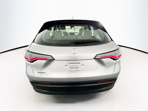 Used 2023 Honda HR-V LX image 6