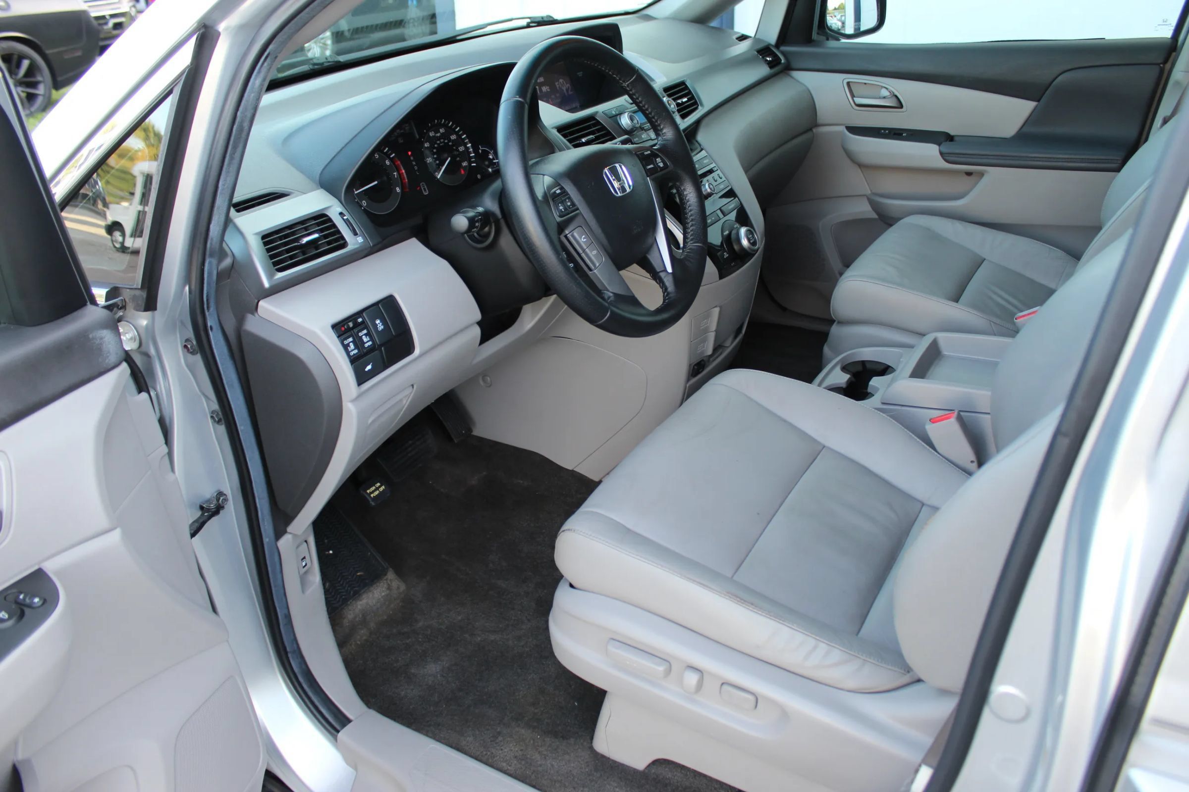 Used 2012 Honda Odyssey EX-L image 11