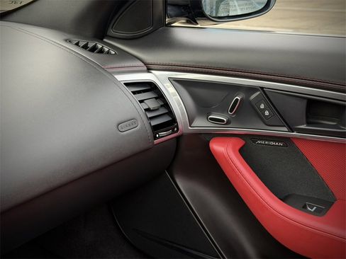 Used 2022 Jaguar F-TYPE Convertible image 33