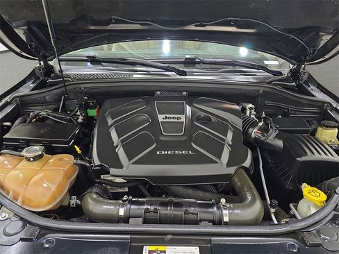 Used 2014 Jeep Grand Cherokee Limited w/ Luxury Group II image 34