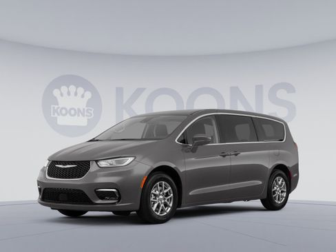 Used 2023 Chrysler Pacifica Touring-L FWD image 1