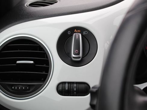 Used 2017 Volkswagen Beetle 1.8T SE image 19