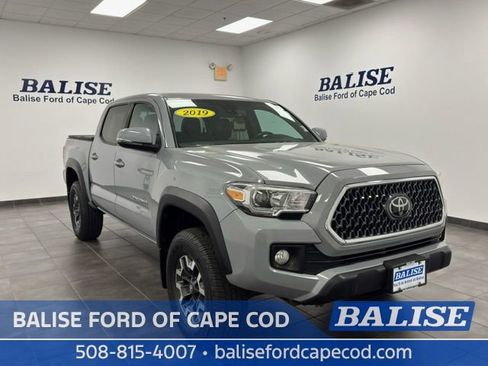 Used 2019 Toyota Tacoma TRD Off-Road AWD/4WD image 1