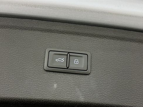 Used 2022 Audi Q5 2.0T Premium w/ Convenience Package AWD/4WD image 32
