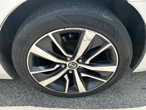 Used 2020 Nissan Maxima 3.5 SV w/ Floor Mat Group FWD image 9