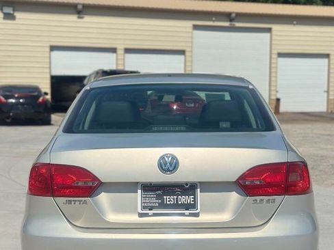 Used 2012 Volkswagen Jetta SE FWD image 6