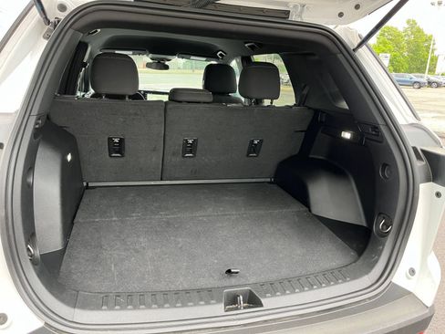 Used 2025 Chevrolet Equinox LT FWD image 36