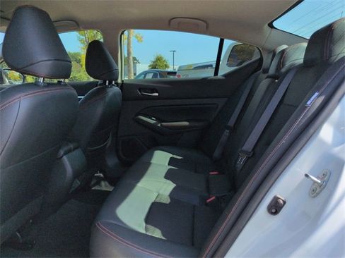 Used 2024 Nissan Altima 2.5 SR image 13