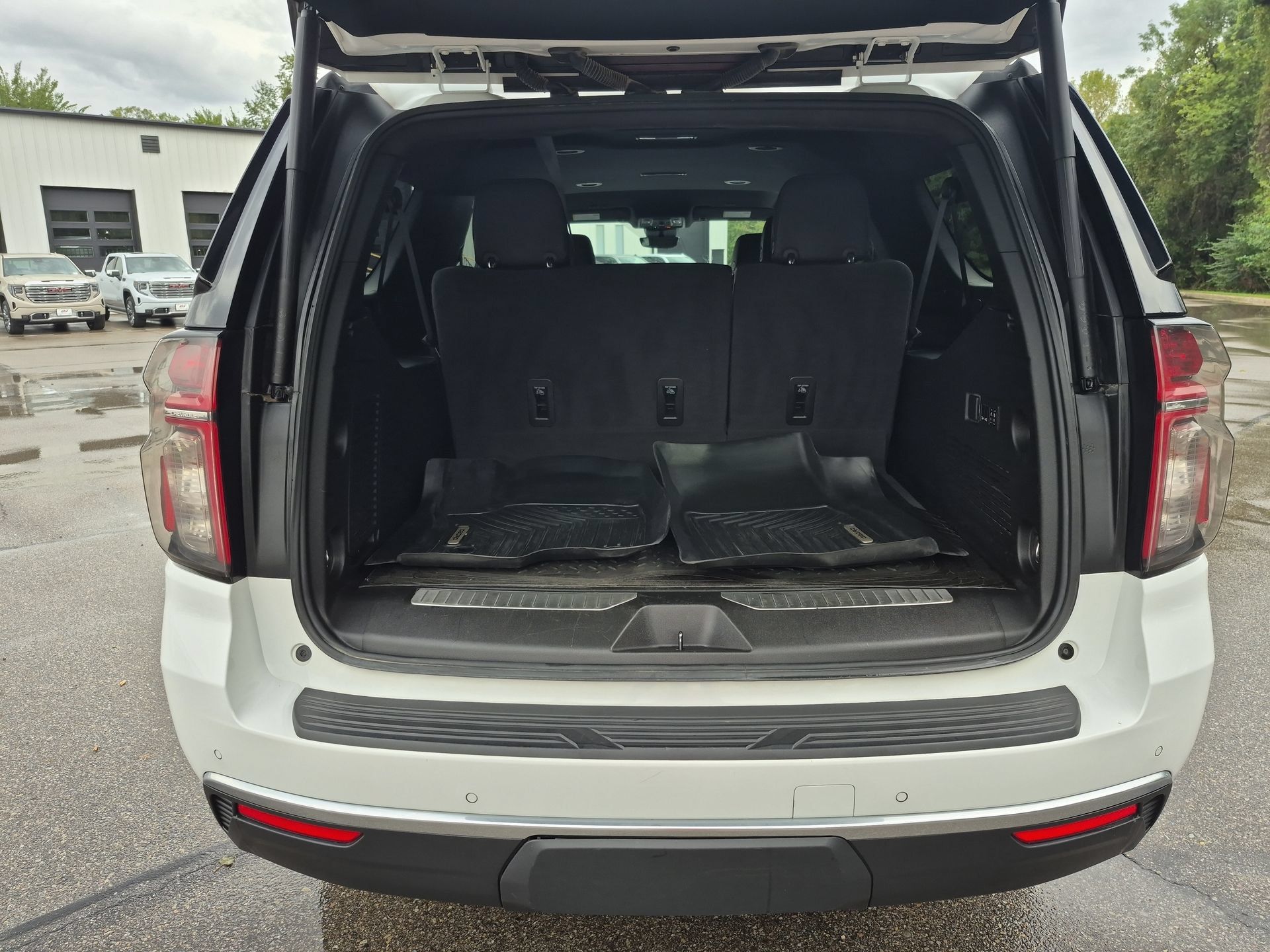 Used 2023 Chevrolet Suburban High Country AWD/4WD image 27