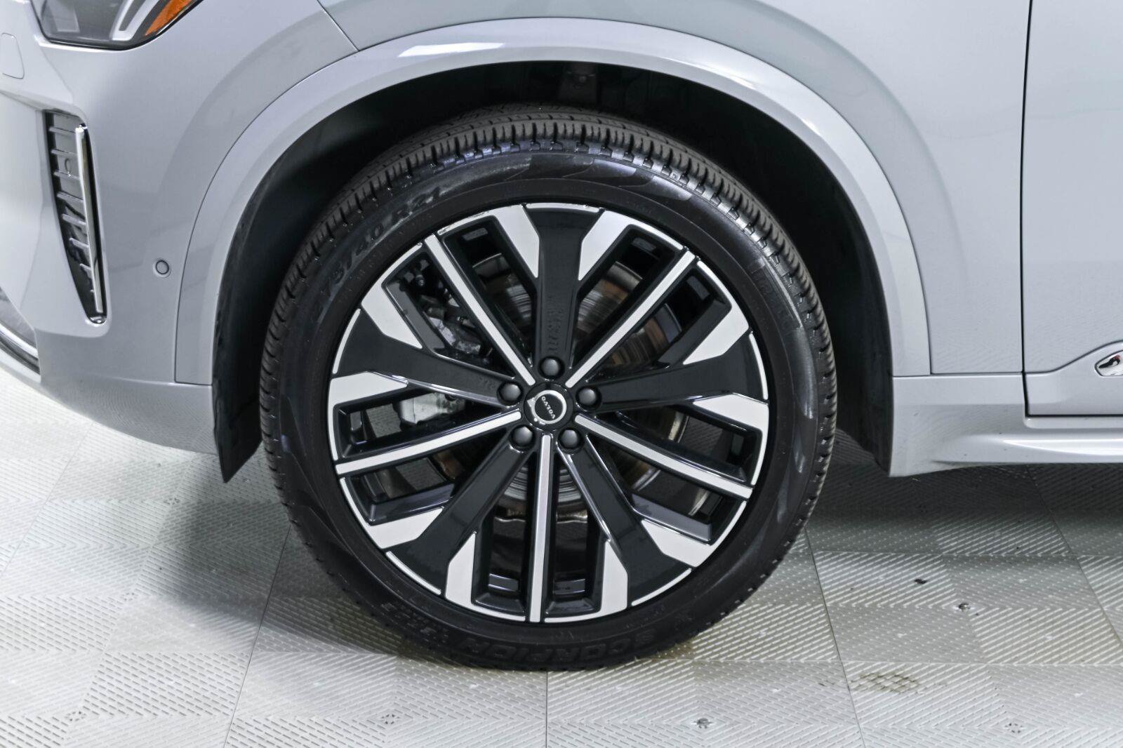 Certified 2026 Volvo XC90 B6 Plus AWD/4WD image 40