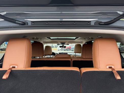 Used 2025 INFINITI QX60 Sensory w/ Vision Package AWD/4WD image 12