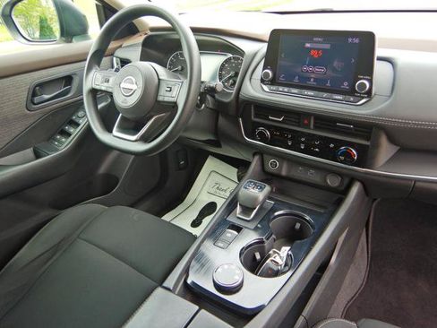 Used 2023 Nissan Rogue S AWD/4WD image 5