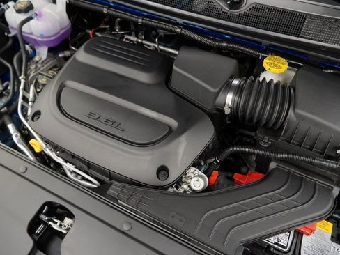 New 2026 Chrysler Pacifica Select image 36