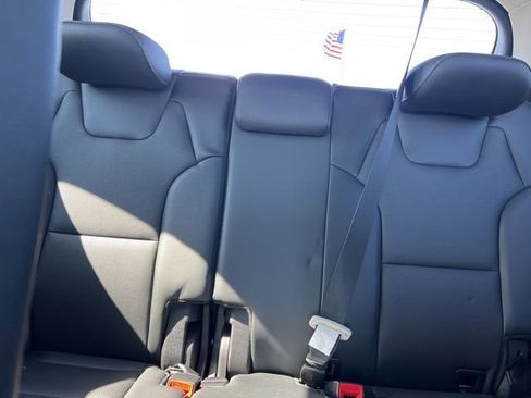 Certified 2023 Kia Telluride EX w/ EX Captain's Chair Package image 37