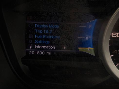 Used 2013 Ford Explorer XLT FWD image 3