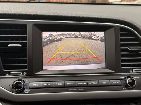Used 2018 Hyundai Elantra Value Edition FWD image 34