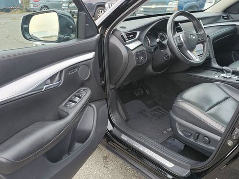 Used 2019 INFINITI QX50 Essential image 18