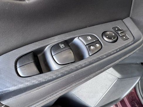 Used 2021 Nissan Sentra SV image 10