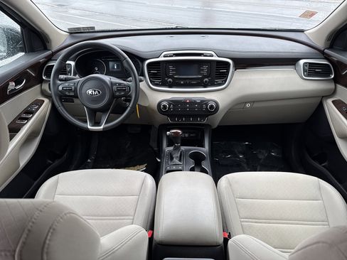 Used 2016 Kia Sorento LX w/ LX Convenience Package image 14