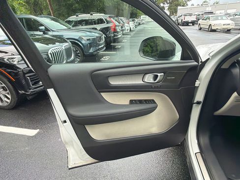 Certified 2025 Volvo XC40 B5 Ultra AWD/4WD image 24
