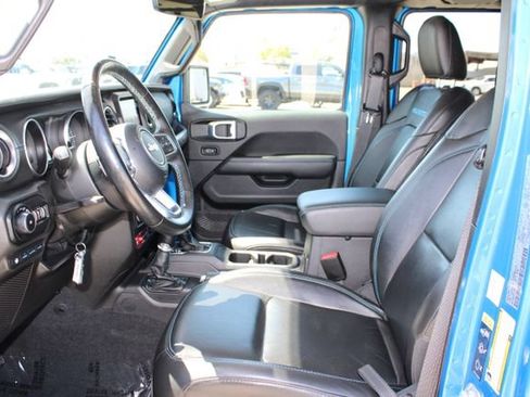 Used 2021 Jeep Wrangler Unlimited Rubicon 4xe w/ Cold Weather Group AWD/4WD image 41