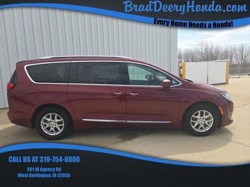 Used 2020 Chrysler Pacifica Touring-L image 1