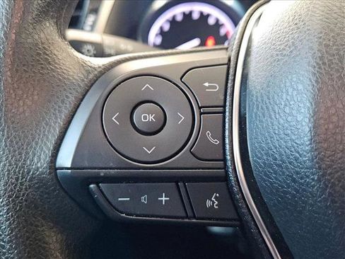 Used 2020 Toyota Camry LE image 11