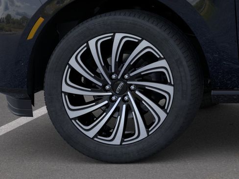 New 2025 Lincoln Navigator L Black Label AWD/4WD image 19