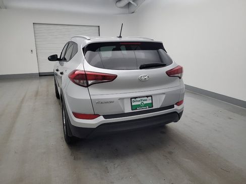 Used 2016 Hyundai Tucson SE w/ Option Group 02 FWD image 6