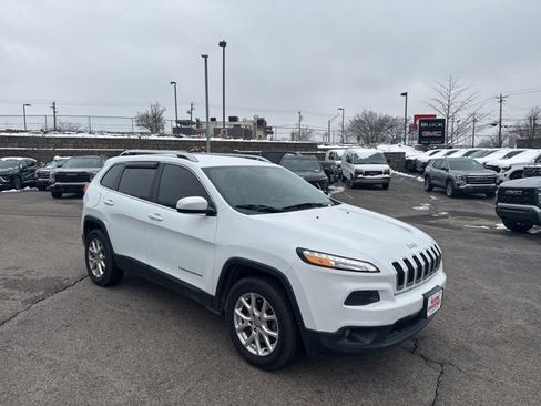 Used 2014 Jeep Cherokee Latitude w/ Comfort/Convenience Group image 4