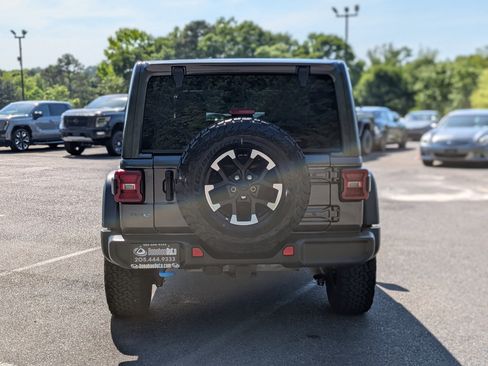 Used 2025 Jeep Wrangler Unlimited Rubicon 4xe w/ Convenience Group AWD/4WD image 8