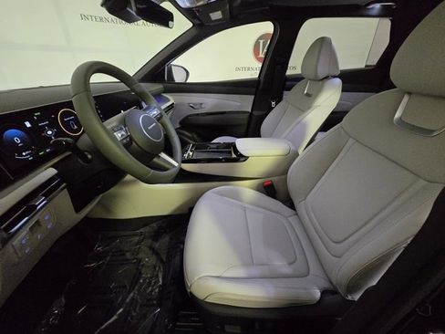 New 2025 Hyundai Tucson Limited image 12