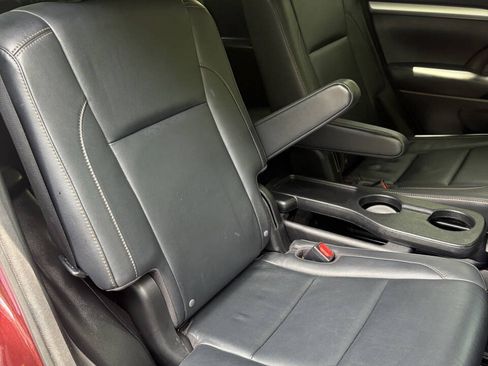 Used 2016 Toyota Highlander XLE FWD image 43