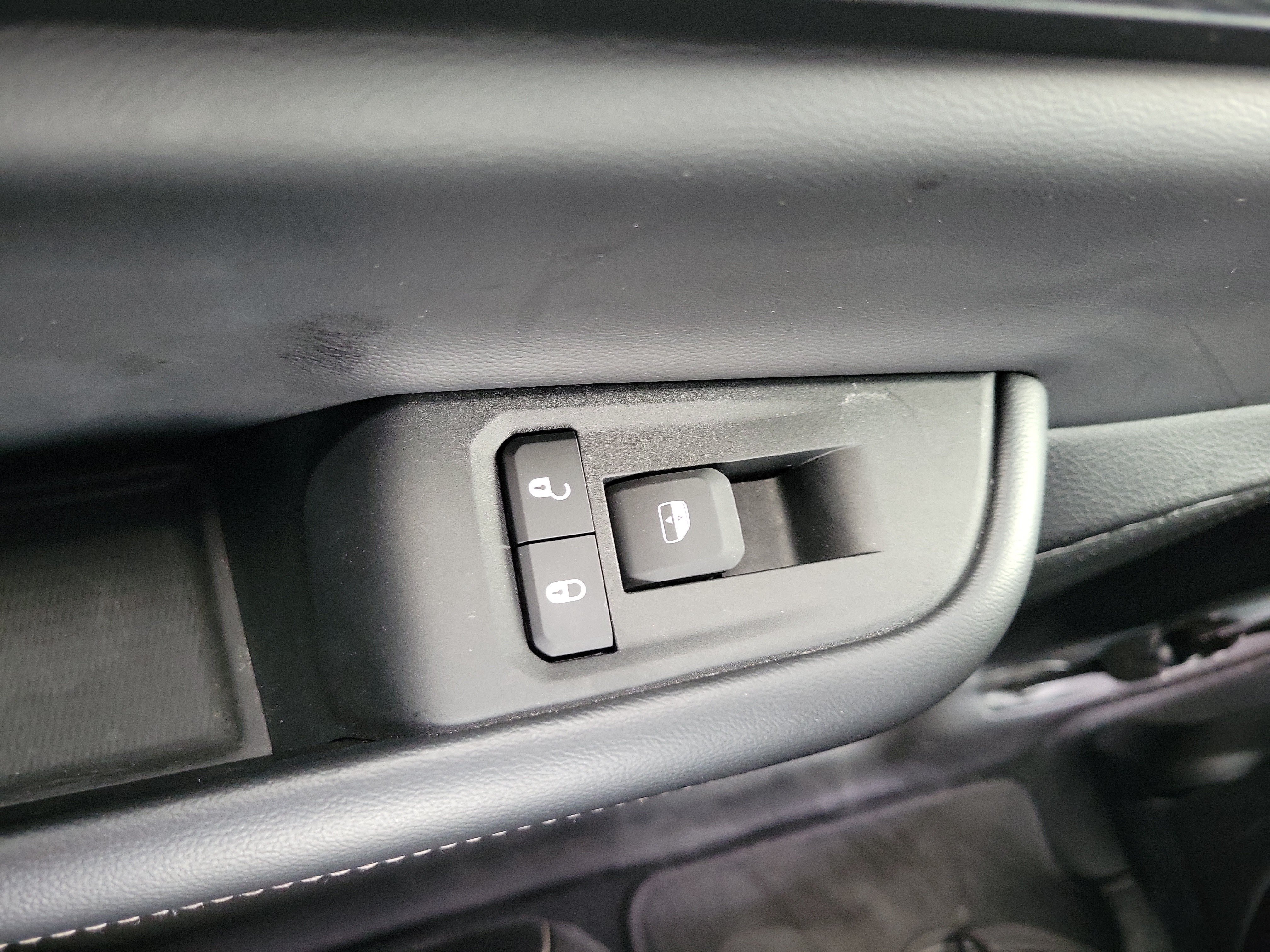 Used 2024 Jeep Grand Cherokee Altitude RWD image 13