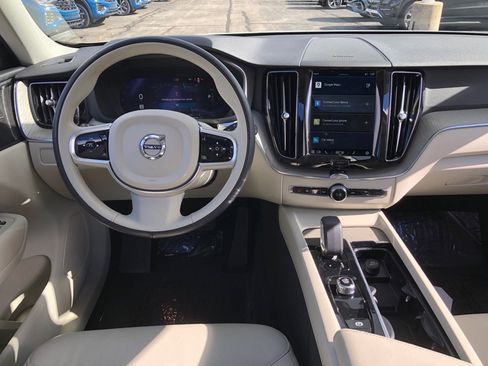 Used 2023 Volvo XC60 T8 Plus image 17