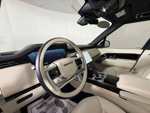 Used 2023 Land Rover Range Rover SE image 8