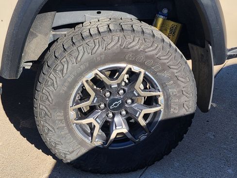 Certified 2023 Chevrolet Colorado ZR2 w/ ZR2 Convenience Package III image 8