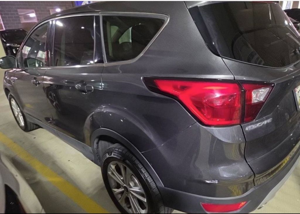 Used 2019 Ford Escape SE AWD/4WD image 3