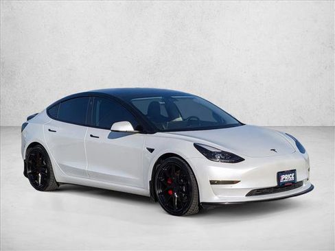 Used 2022 Tesla Model 3 Performance image 3
