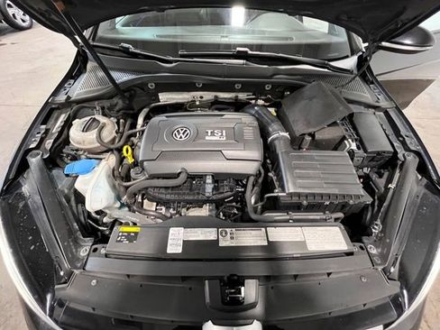 Used 2015 Volkswagen Golf R 4-Door image 27