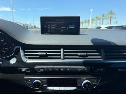 Used 2019 Audi Q7 3.0T Prestige w/ Prestige Package AWD/4WD image 12