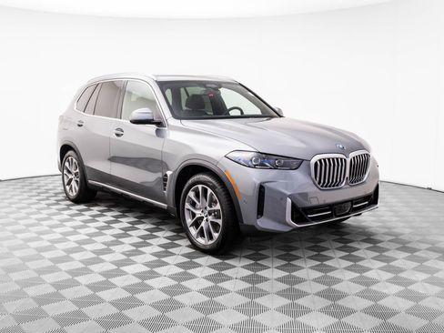 New 2026 BMW X5 xDrive50e w/ Executive Package image 8