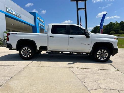 Certified 2024 Chevrolet Silverado 2500 Custom w/ Custom Value Package image 3