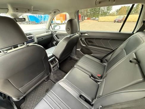 Used 2022 Volkswagen Tiguan SE AWD/4WD image 27