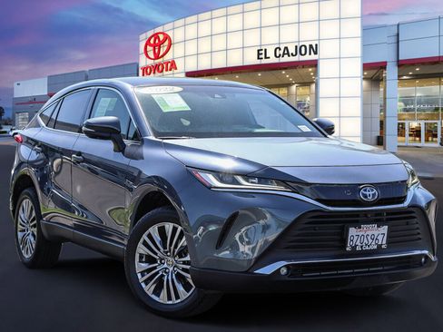 Used 2022 Toyota Venza Limited image 1