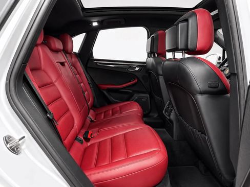 Used 2017 Porsche Macan GTS AWD/4WD image 15