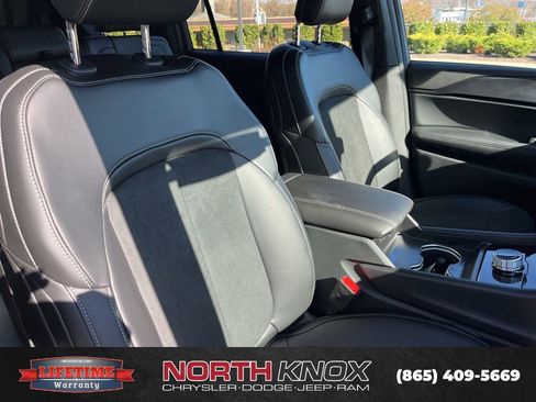 New 2025 Jeep Grand Cherokee L Altitude image 30